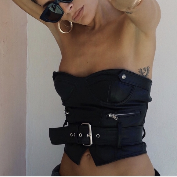 lia bustier - Picture 1 of 4